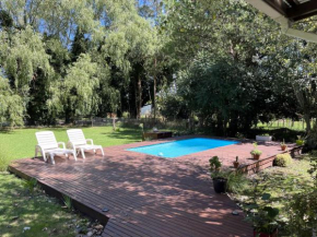 Casa Leo - Casa con pileta en zona Acantilados - Hola Sur